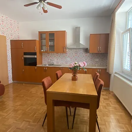 Apartma 2 Rogatec