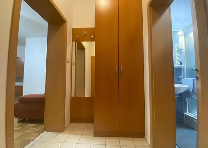 Apartma 2 公寓 Rogatec