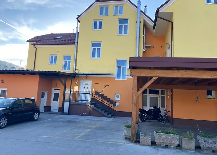 Apartma 2 公寓 Rogatec